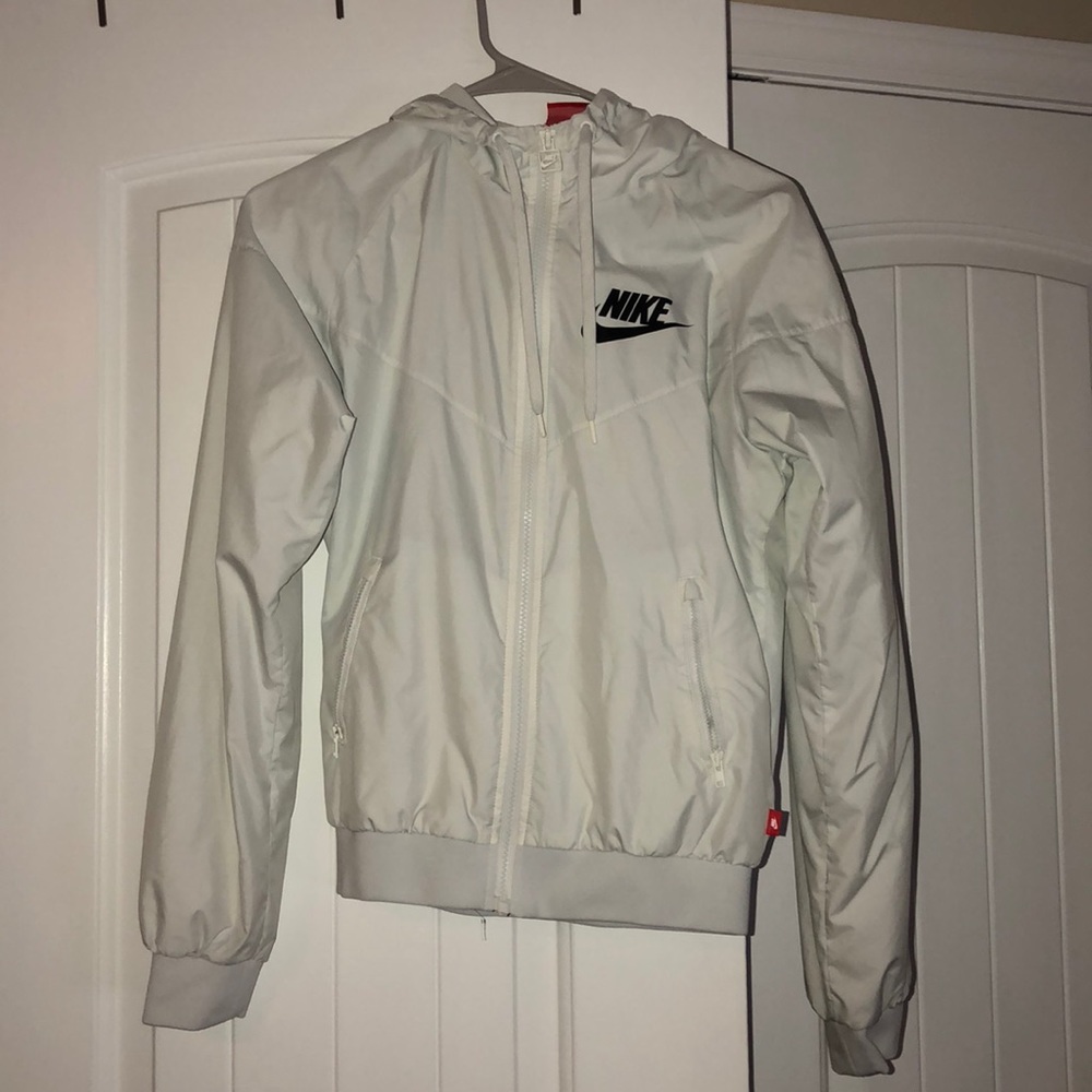 White Nike Windbreaker